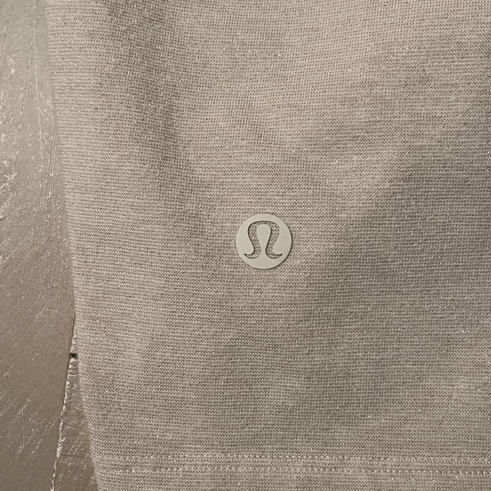 Lululemon twist front cropped short sleeve shirt in gold/cream
